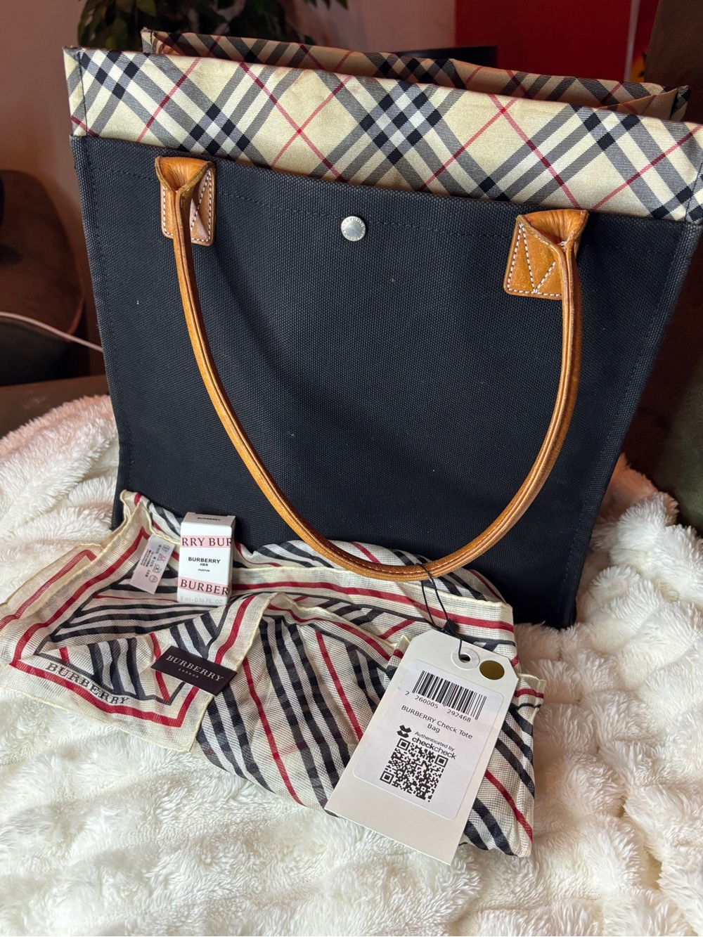 Burberry Black Canvas Tote with Vintage Check Trim and Tan Leather Handles.🌺